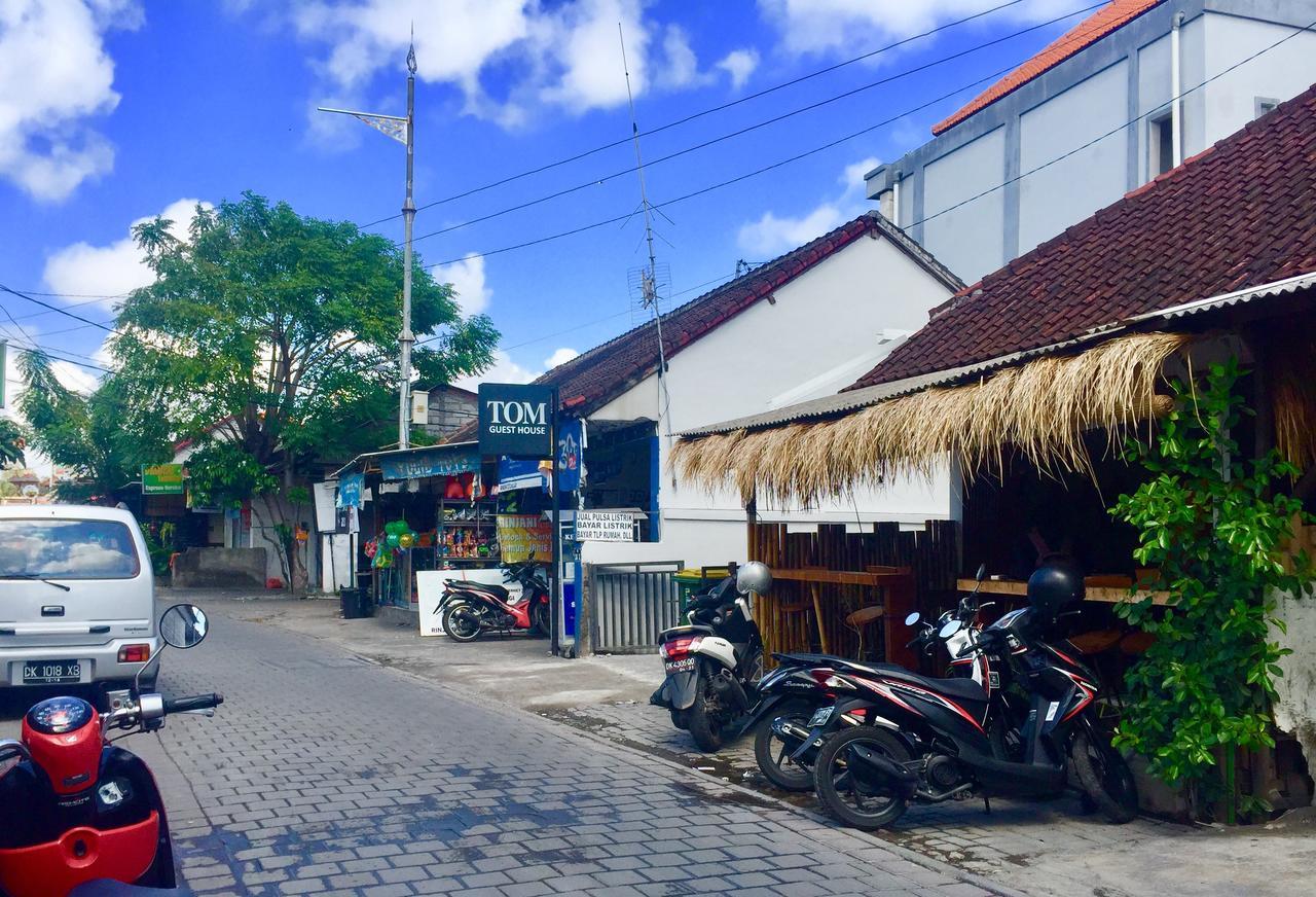 Legian Tom Guest House מראה חיצוני תמונה
