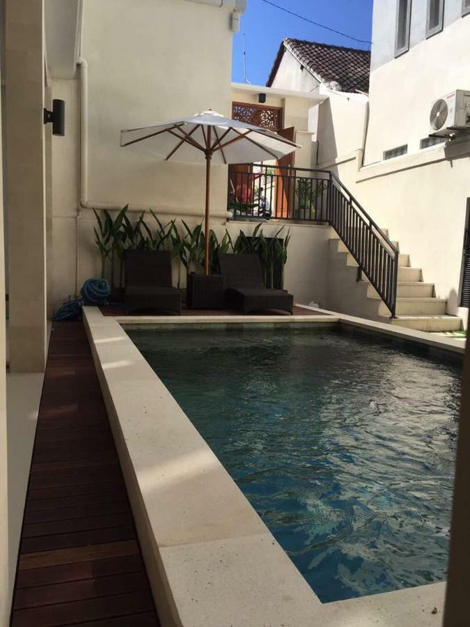 Legian Tom Guest House מראה חיצוני תמונה