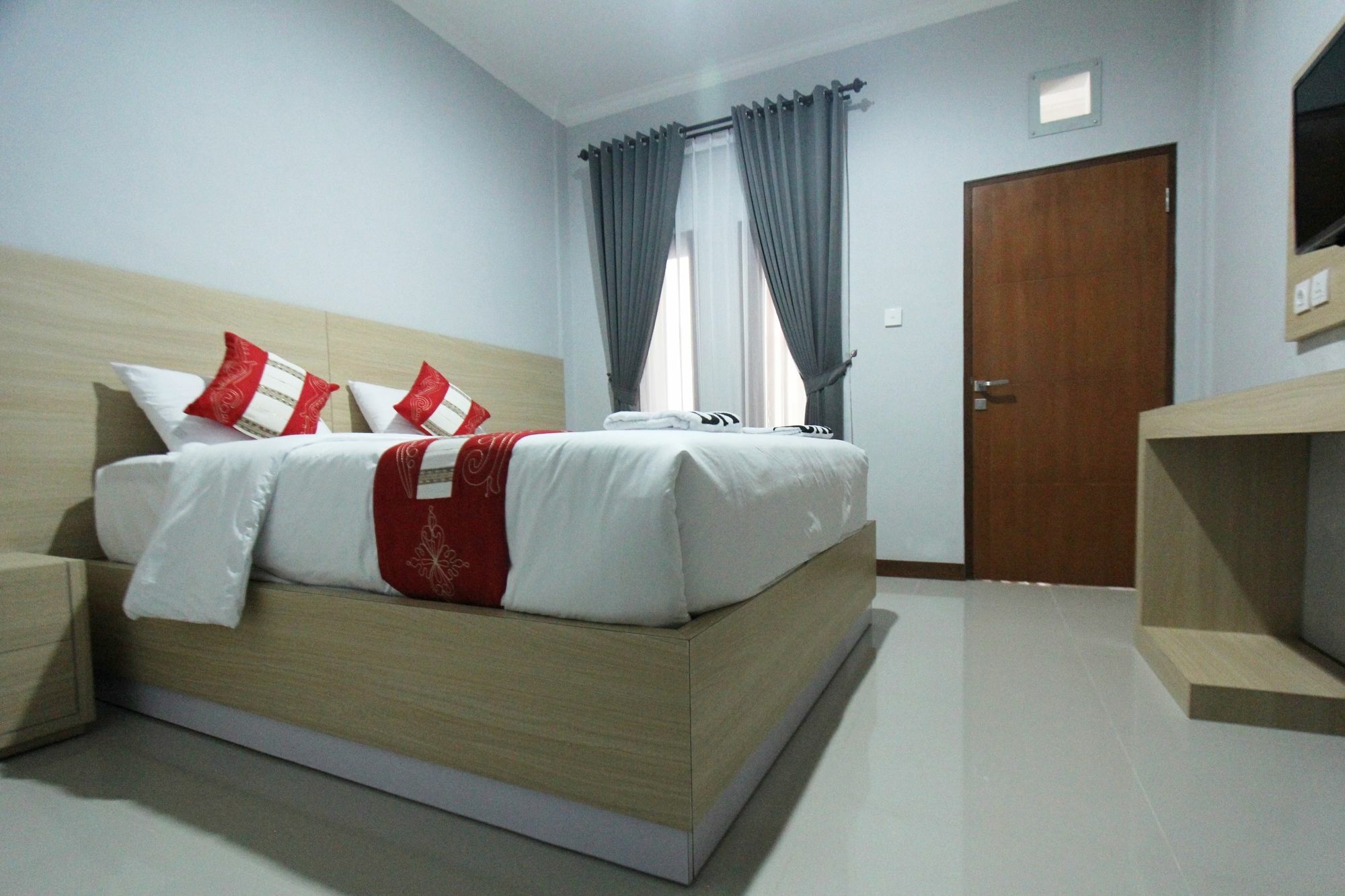 Legian Tom Guest House מראה חיצוני תמונה
