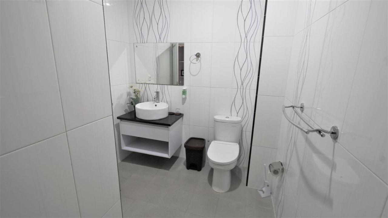 Legian Tom Guest House מראה חיצוני תמונה