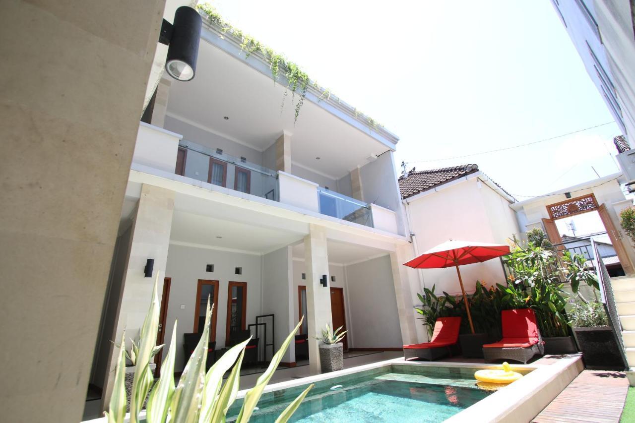 Legian Tom Guest House מראה חיצוני תמונה